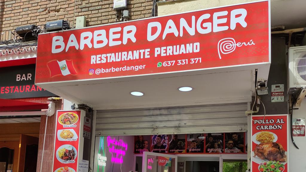 Fachada del restaurante Barber Danger, este domingo 7 de abril, en Carabanchel.