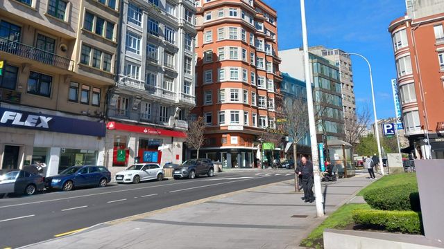 El número 8 de la avenida de Oza de A Coruña: expresionismo racionalista
