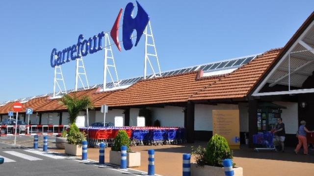 Fachada Carrefour.
