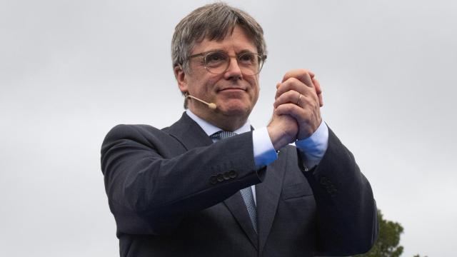 El expresidente de la Generalitat y candidato de Junts a las elecciones catalanas, Carles Puigdemont, durante un acto de Junts+, el 6 de abril de 2024.