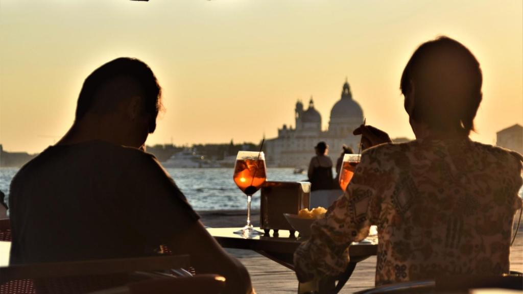 El Aperol Spritz y el limoncello son originarios de Italia