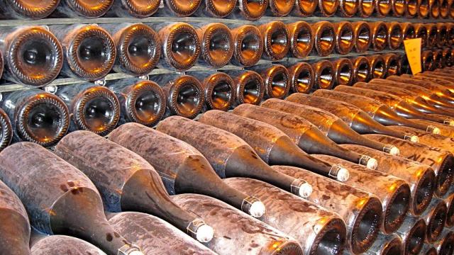 Las bebidas alcohólicas emblemáticas han definido la identidad de ciertos destinos.