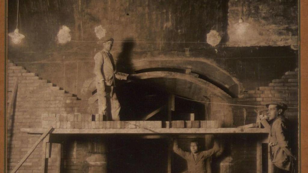 Fotografía de la construcción de la caja subterránea del Banco de España.