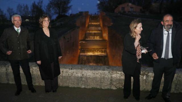 Momento de la inauguración con La presidenta de la Confederación Hidrográfica del Duero (CHD), María Jesús Lafuente, el alcalde de la localidad, Feliciano Montes Barberena, la presidenta de la Diputación de Palencia, Ángeles Armisén, y el presidente de la Fundación Iberdrola España, Fernando García,