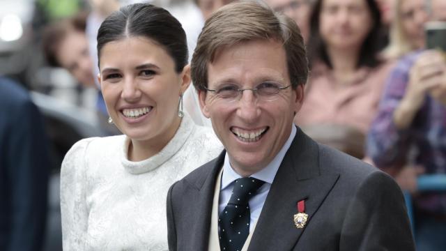 José Luis Martínez-Almeida y Teresa Urquijo el día de su boda en Madrid.
