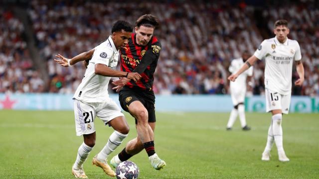 Rodrygo y Grealish en el Real Madrid - Manchester City de la temporada 2022/2023