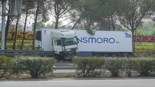 Estado en el que quedó el camión accidentado.