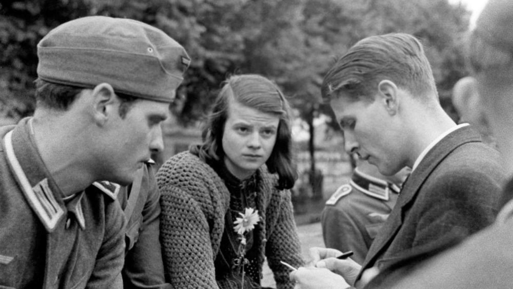 Miembros de la Rosa Blanca fotografiados en 1942