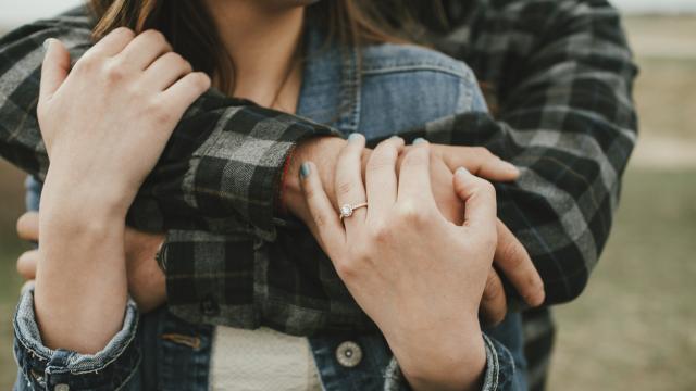 El estilo de apego protagonista en la mayoría de las crisis de pareja según el psicólogo Lluís Rodríguez