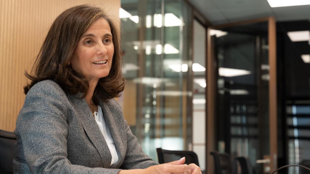 María Malaxechevarría atiende a EL ESPAÑOL en su despacho.