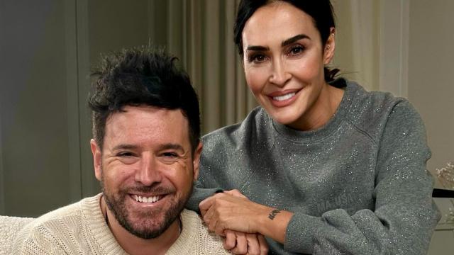 Pablo López junto a su entrevistadora, Vicky Martín Berrocal.