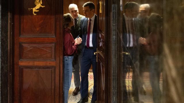 Yolanda Díaz y Pedro Sánchez, en el Congreso.