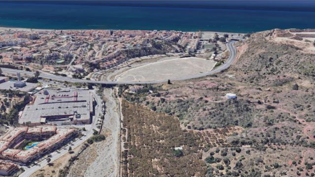 Vista de la parcela sobre la que el Ayuntamiento de Málaga se plantea el intercambiador modal Arroyo de Totalán.