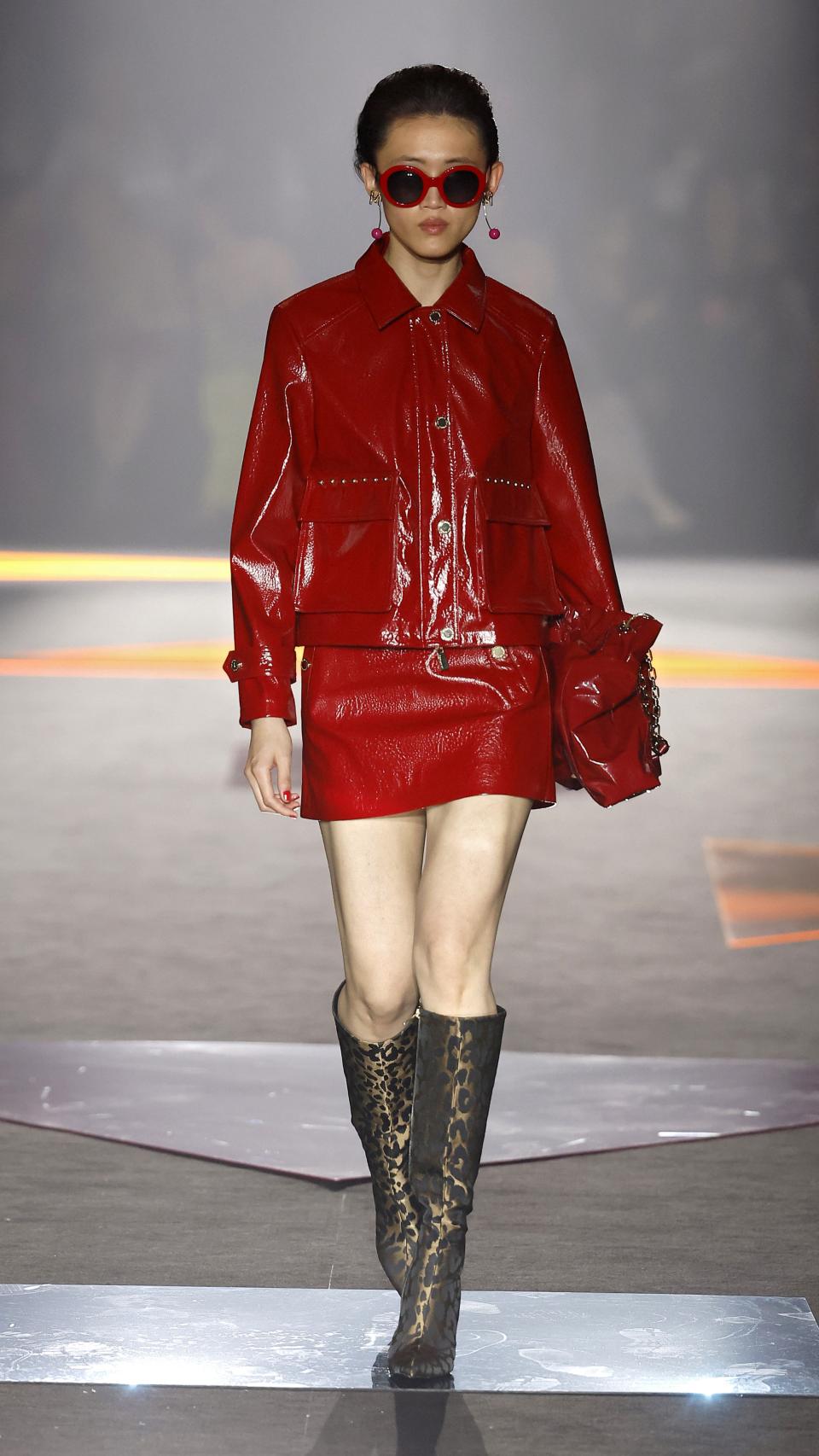 Silueta del desfile de Lola Casademunt by Maite.