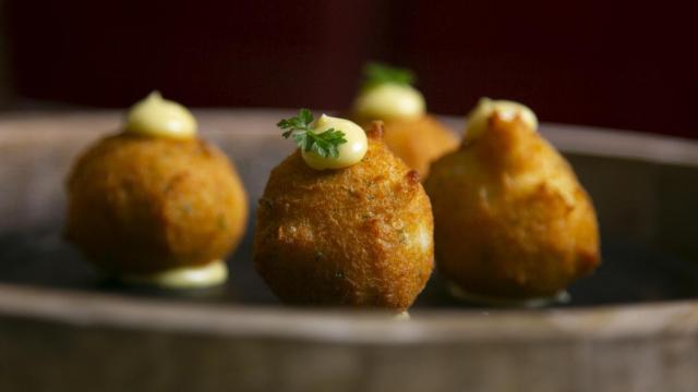 Las mejores croquetas de gorgonzola y nueces de Cantabria las sirven en  Arenas de Iguña