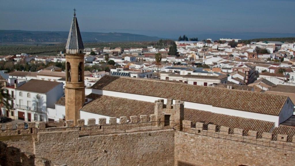 Vistas de la ciudad de Lopera desde su castillo.