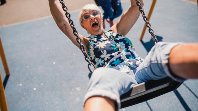 El movimiento de los balancines genera energía que se puede aprovechar para cargar dispositivos