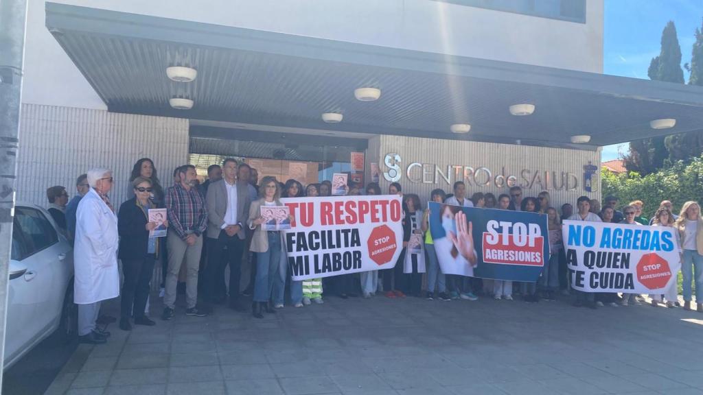 Concentración en Seseña contra las agresiones a sanitarios.