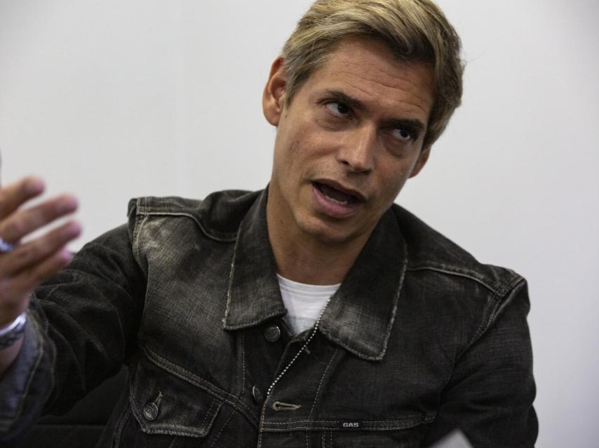 Carlos Baute durante la charla.
