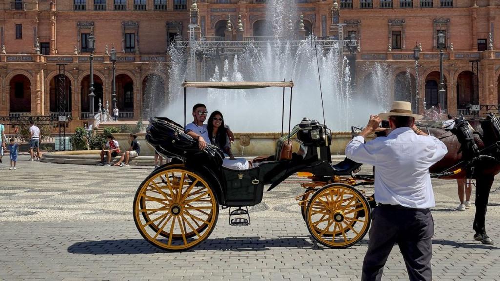 Turistas en Sevilla.