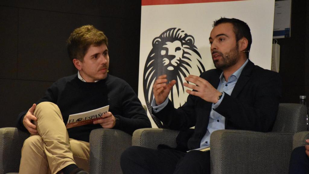 Javier Robador, gerente de la Asociación Castellano y Leonesa del Hidrógeno (H2CyL); y Alvar Salvador, periodista de EL ESPAÑOL Noticias de Castilla y León