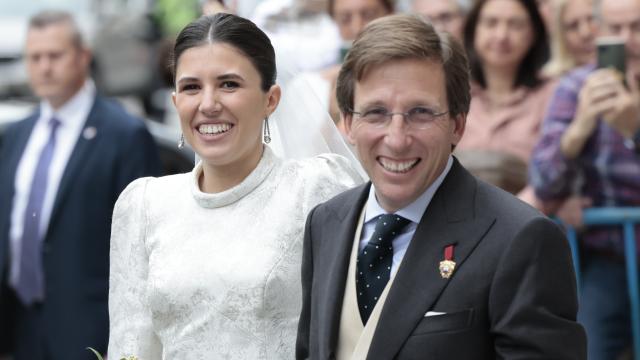 Almeida y Teresa Urquijo, el día de su boda en Madrid.