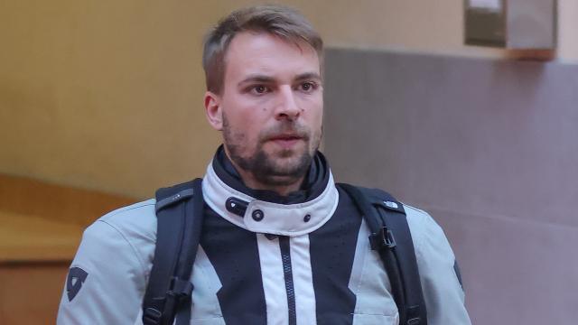 José María Almoguera en una fotografía tomada el pasado 2 de abril, a las puertas de su casa.