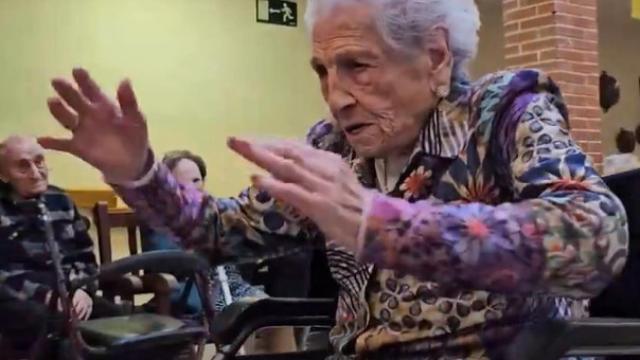 El baile de Venancia para celebrar su cumpleaños.