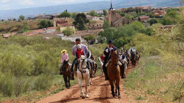 Disfruta de la Feria de Abril a una hora de Madrid: comida, flamenco y hasta concurso de sevillanas