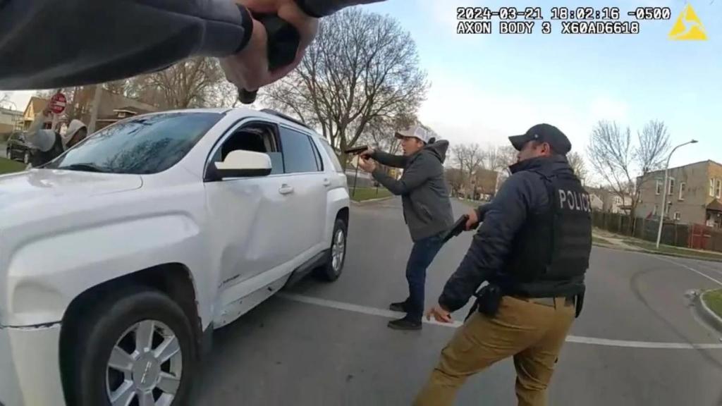 Momento en que los agentes de la Policía de Chicago abren fuego contra Dexter Reed.