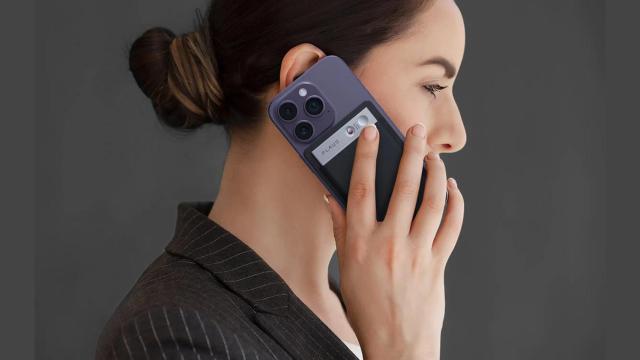 Plaud Note en la parte trasera de un iPhone