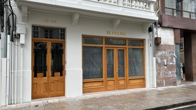 La actual fachada de Santa Catalina 17 de A Coruña, con las letras de El Molino.