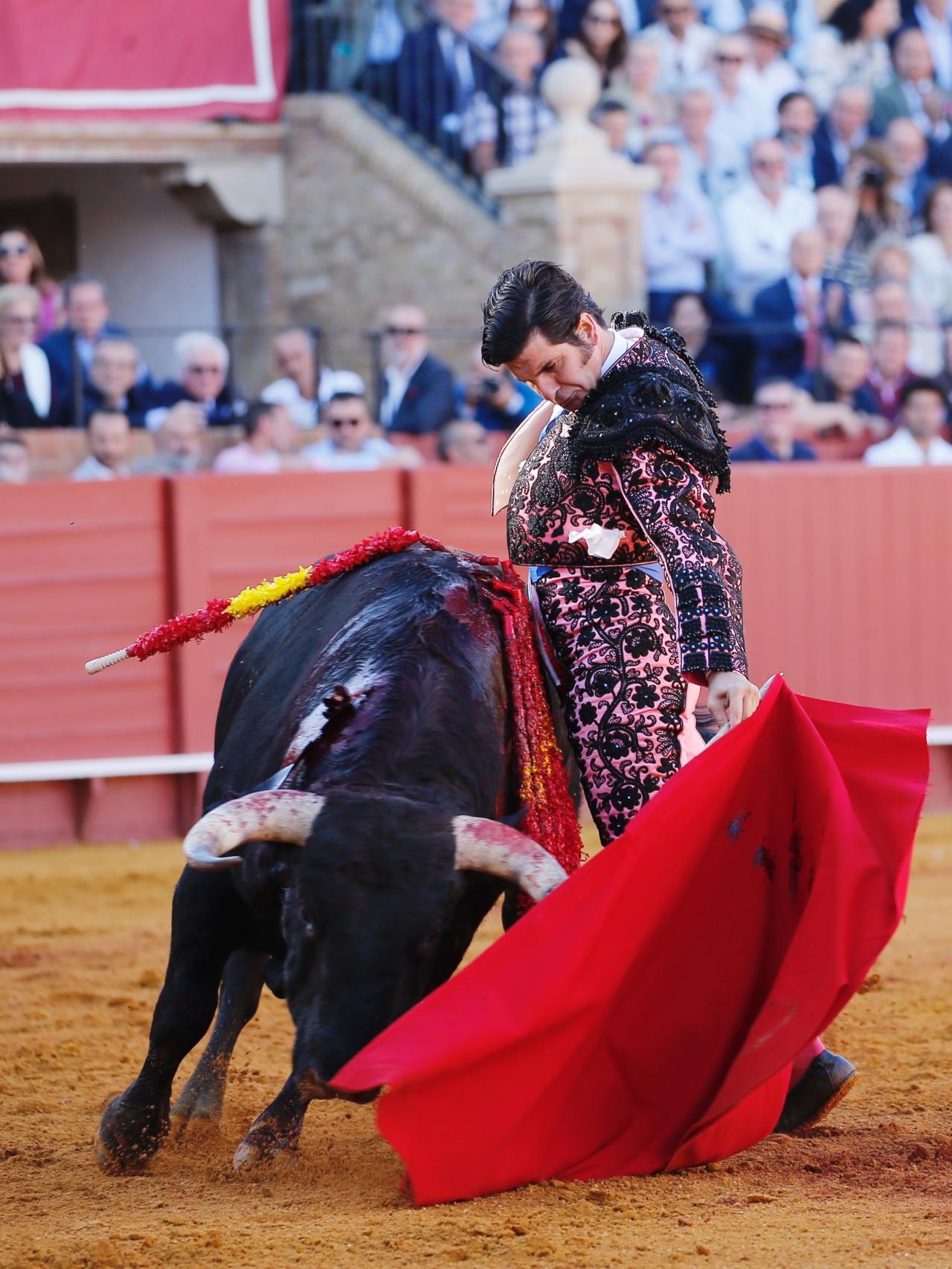 Morante de La Puebla en el tercio de muleta en la Maestranza.
