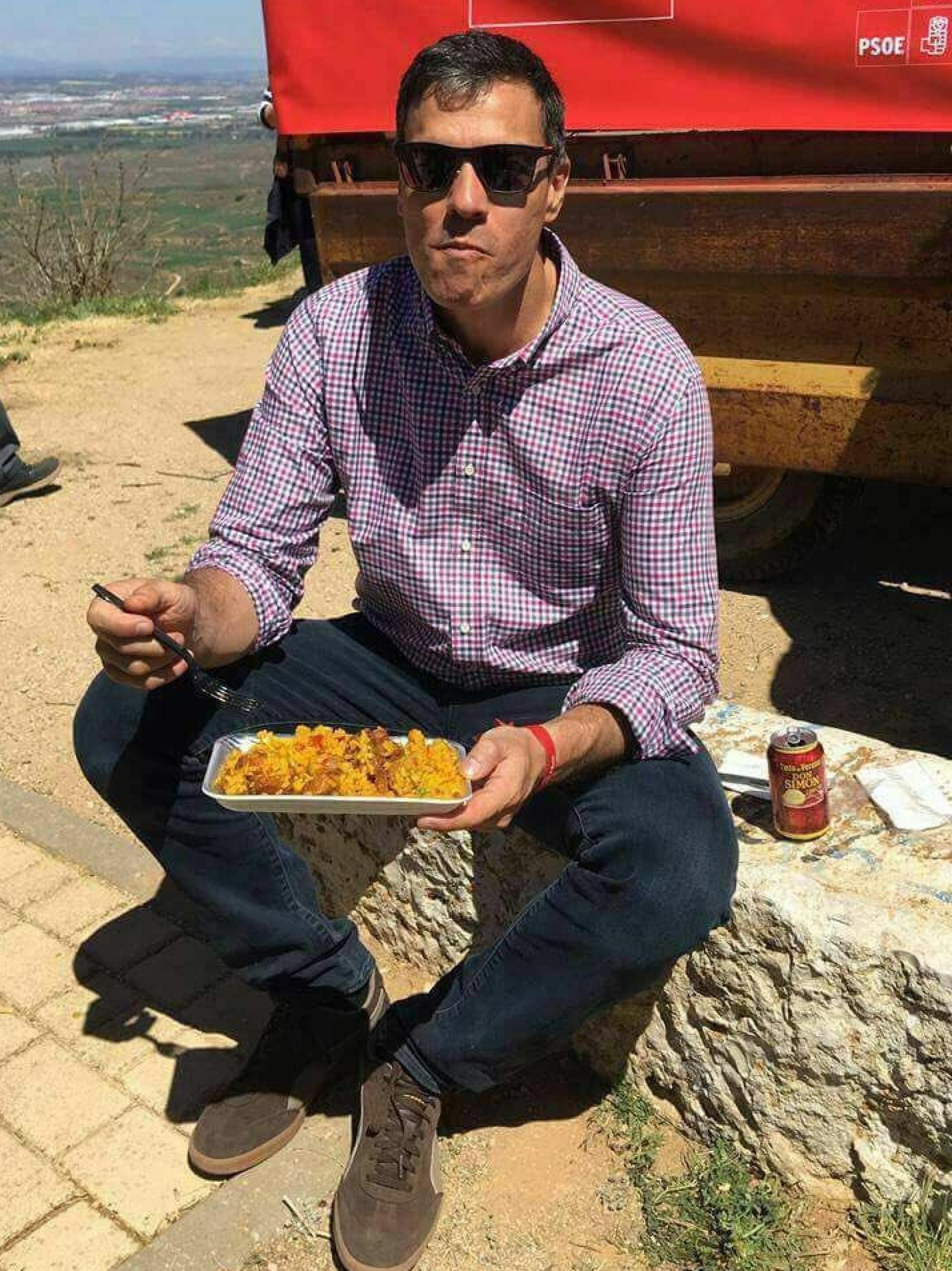 Foto de Cristian Corvillo a Pedro Sánchez en uno de sus viajes por Andalucía durante las primarias del PSOE en 2017.