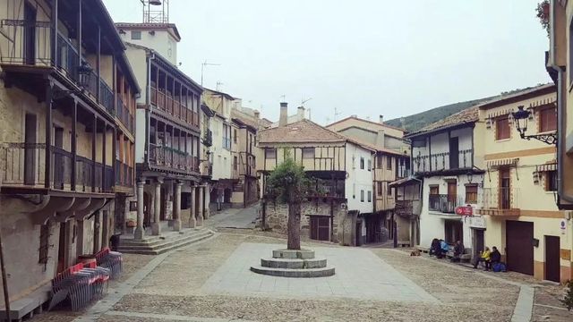 Plaza Mayor de San Esteban de la Sierra, lugar donde se desarrollará la Feria de Enoturismo