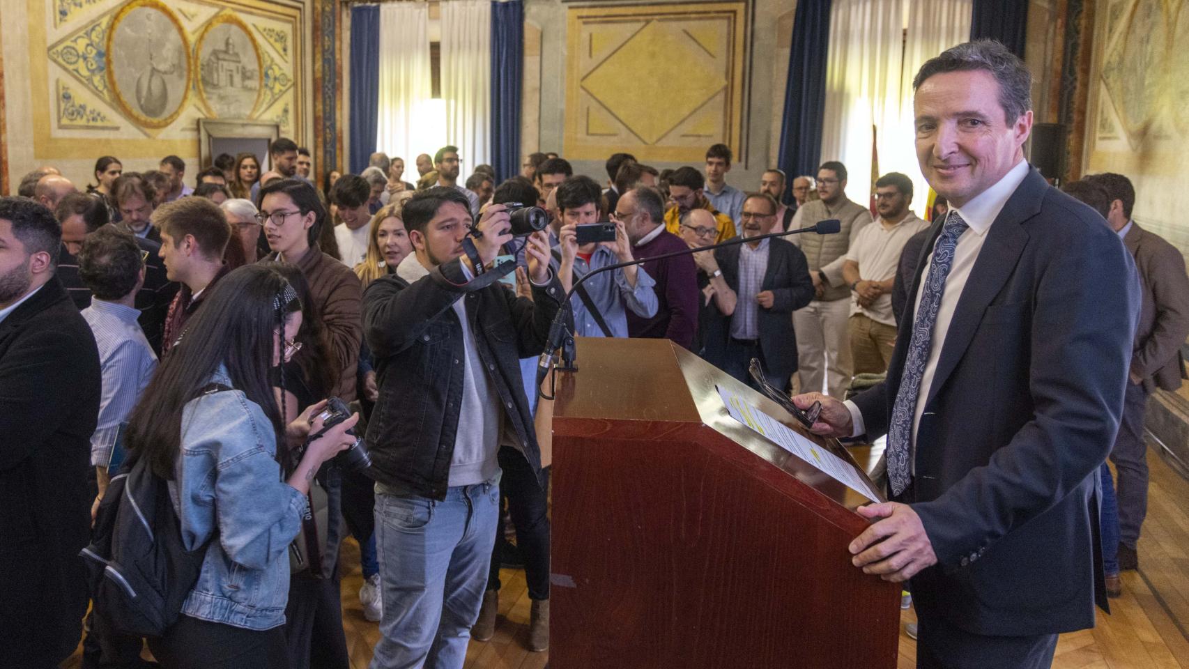 Juan Manuel Corchado presenta su progama a rector a la comunidad universitaria