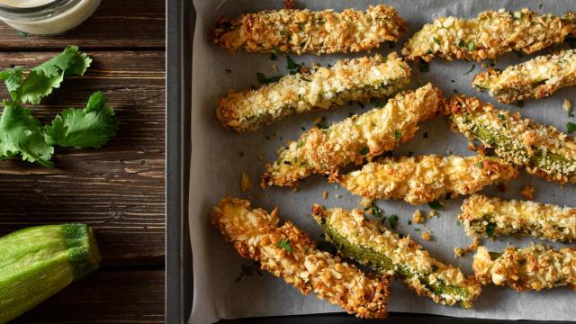 La mejor receta de palitos crujientes de calabacín, ligera, fácil y con pocos ingredientes