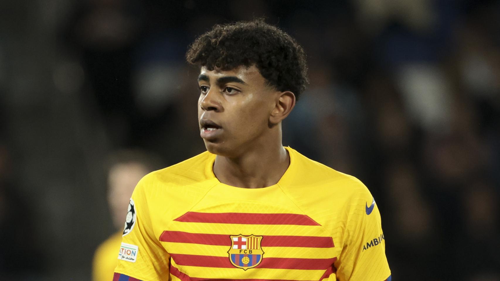 Lamine Yamal, durante un partido con el FC Barcelona