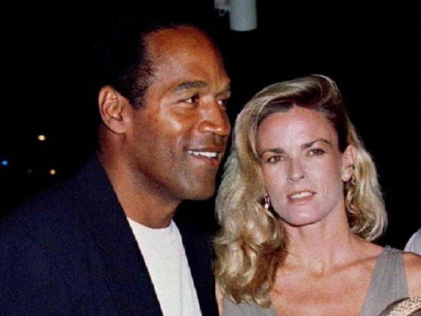 O.J. Simpson junto a su mujer Nicole.