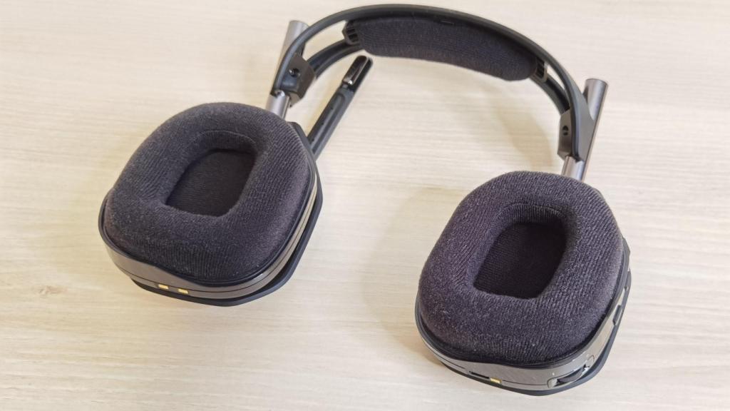 Los Logitech G Astro A50X son cómodos y ligeros, se pueden usar durante horas