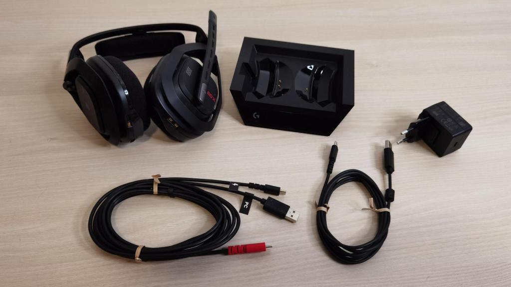 La clave de los Logitech G Astro A50X no está en los auriculares, sino en la base incluida