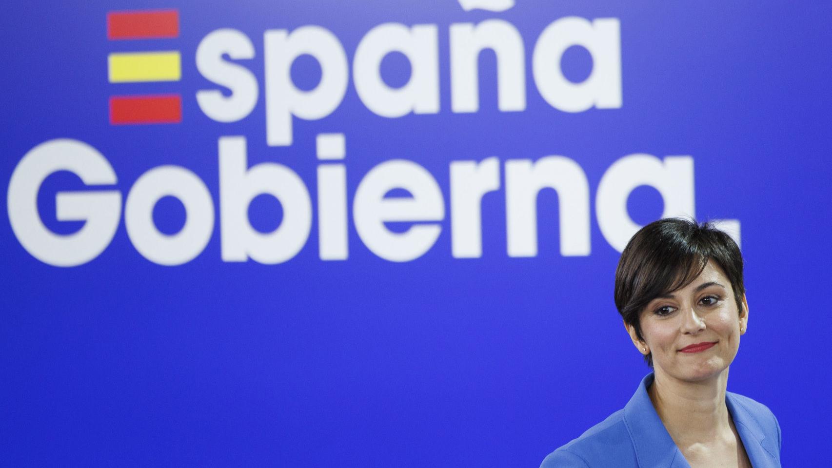 La ministra de Vivienda y Agenda Urbana, Isabel Rodríguez, durante la rueda de prensa ofrecida tras la reunión con representantes del sector de la vivienda, este jueves en Madrid.