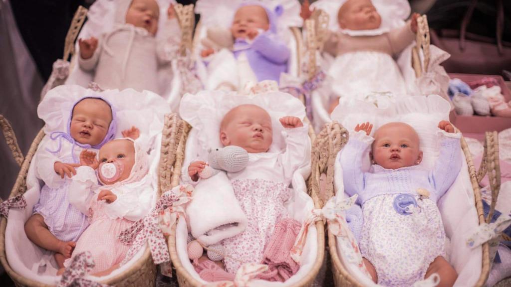 Algunos de los muñecos de 'bebés reborn' expuestos en la feria Daris de 2021.