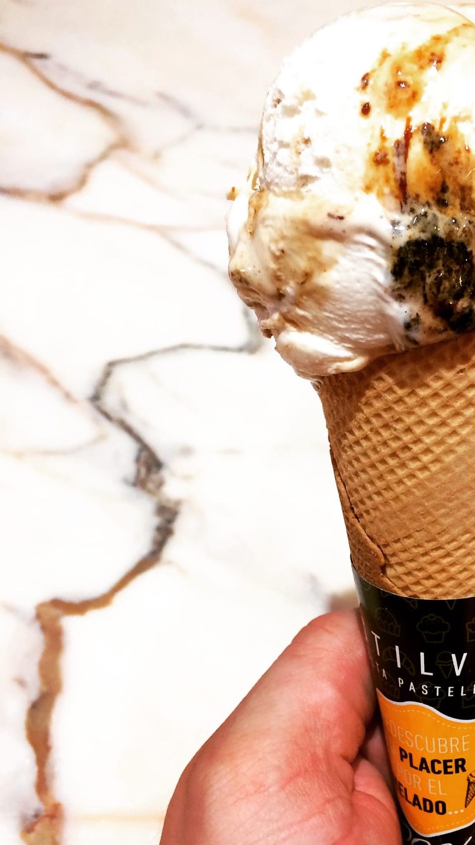 El helado de requesón con higos caramelizados
