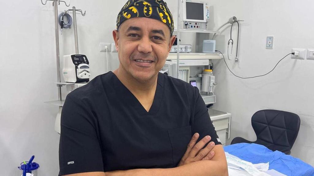 El cirujano Edwin Arrieta.