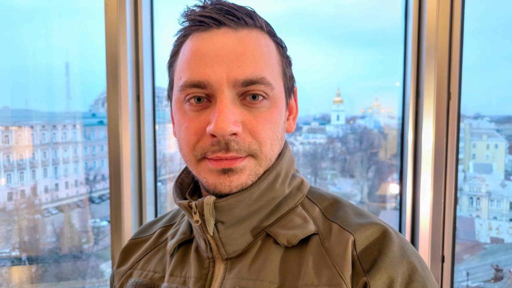El hispano-italiano Víctor Álvarez, residente en Cantabria como Sergio, combate en una unidad ucraniana dependiente del GUR. Tampoco él ha sido capaz de hallar rastro de la presencia de Antolín, tras consultar  fuentes de Inteligencia en colaboración con nuestra propia búsqueda.