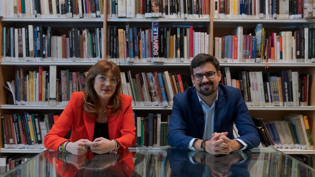 Guillermo del Valle y Soraya Rodríguez posan tras la entrevista.