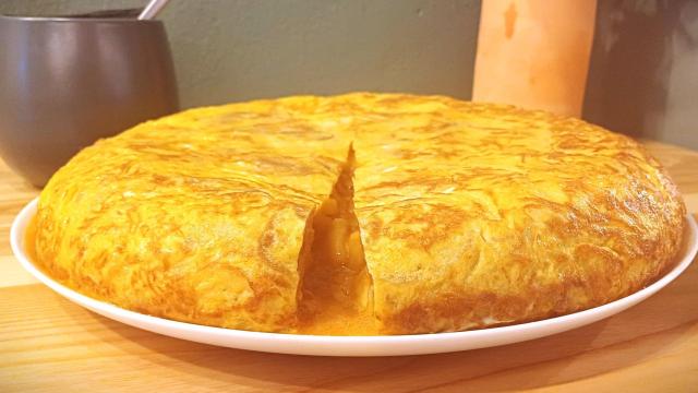 La tortilla de patatas de La Latería, en Elche.