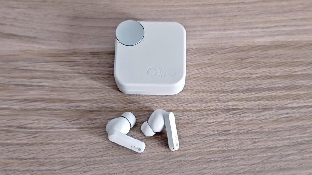 Los auriculares CMF Buds.