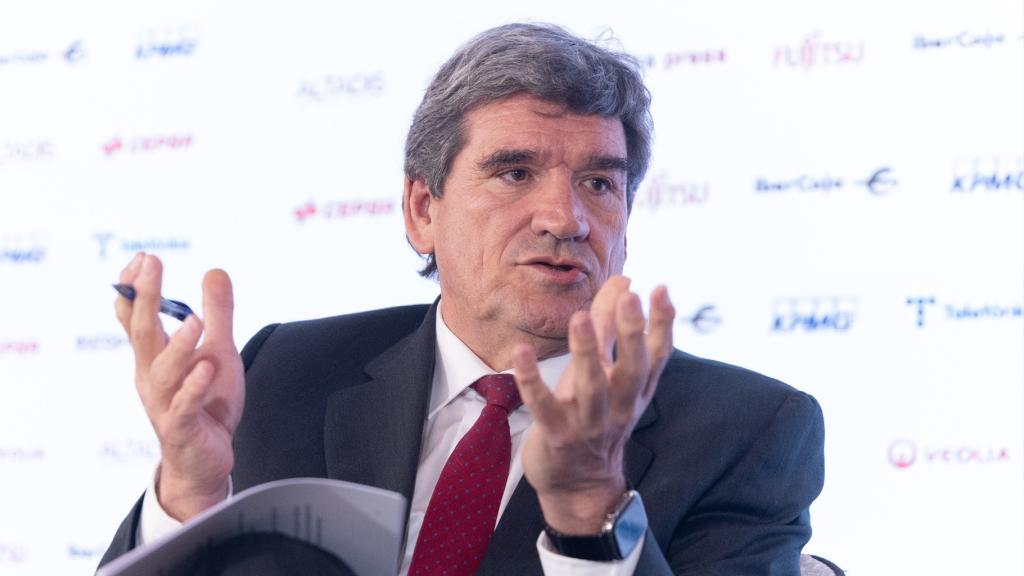 El ministro para la Transformación Digital y de la Función Pública, José Luis Escrivá, interviene durante un desayuno informativo de Europa Press.